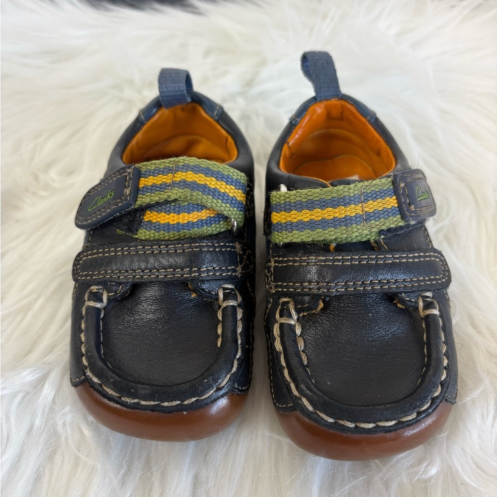 Clarks Baby’s First Walking shoes in Navy with Brown Soles